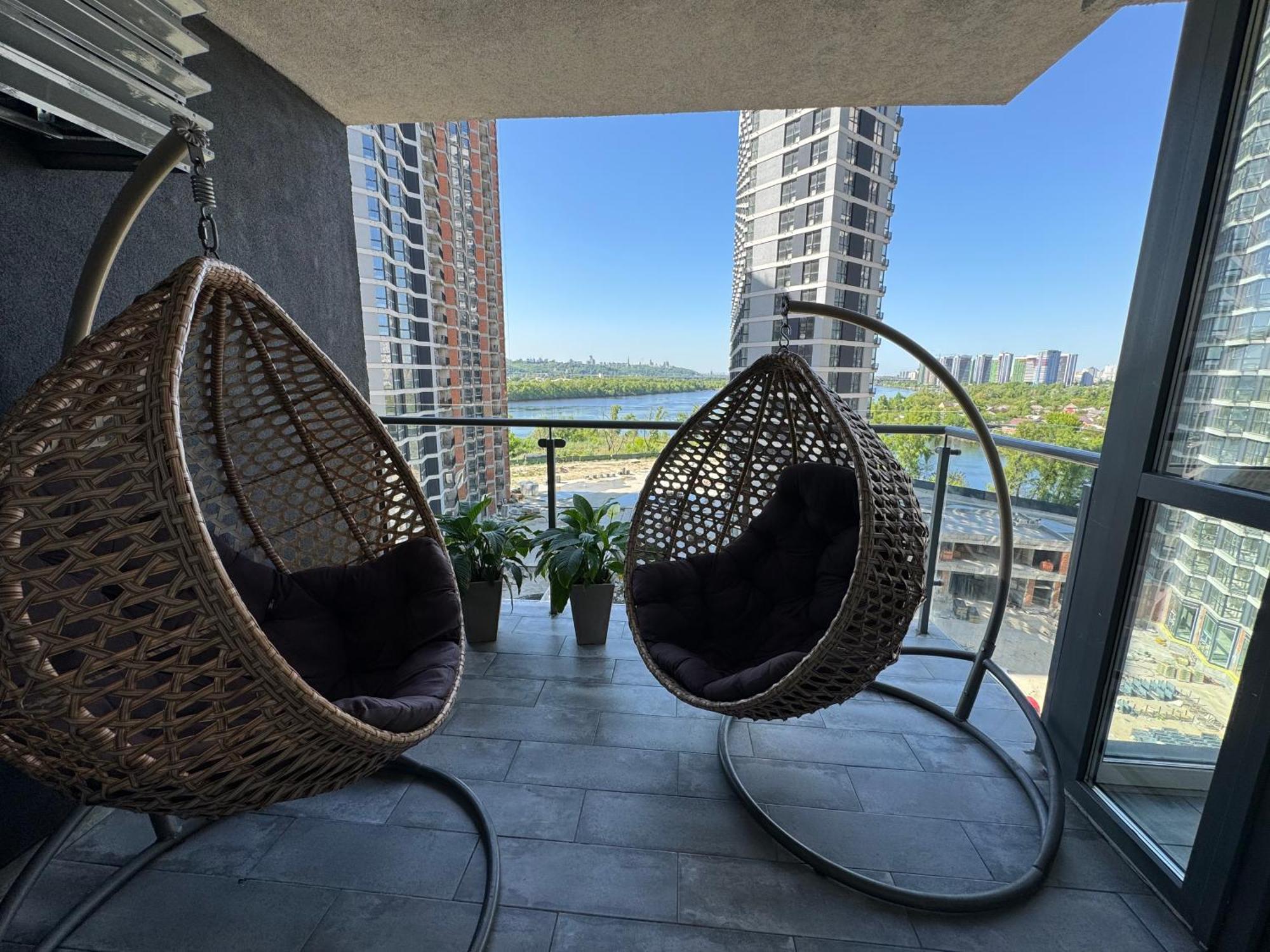 4 Rooms Apartment With A View Of The Dnieper River Kiev Buitenkant foto